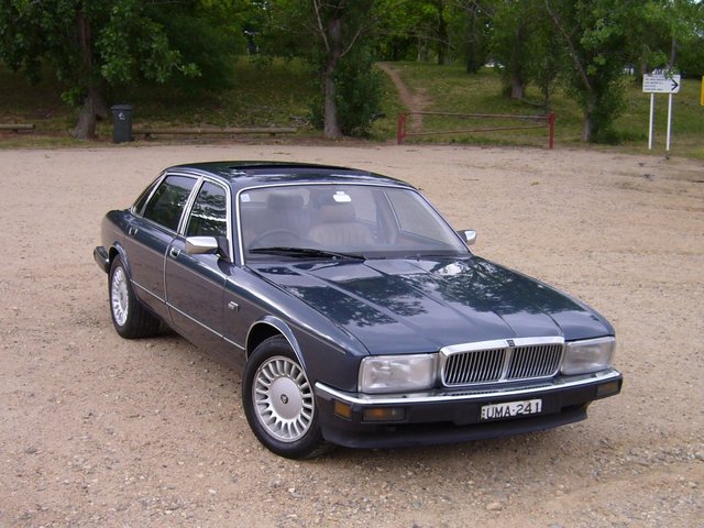 DAIMLER XJ40 1986 – 1994 Седан