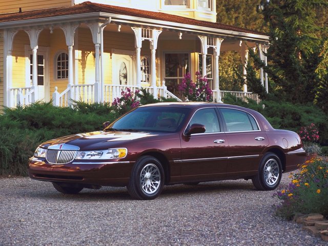 LINCOLN Town Car 1997 – 2003 Седан