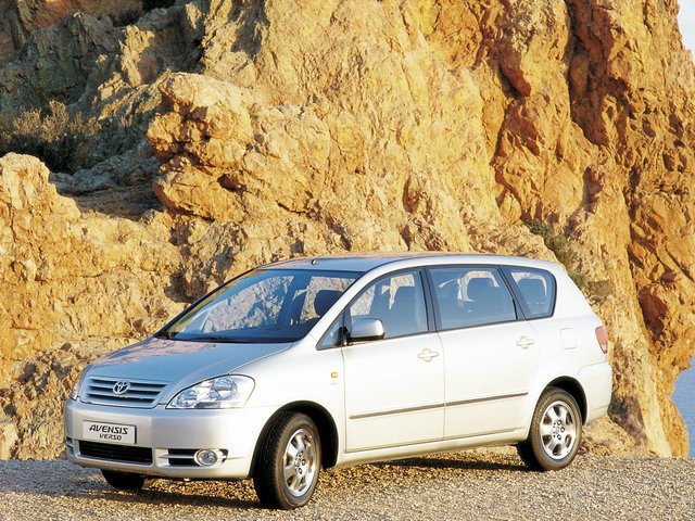 TOYOTA Avensis Verso I 2001 – 2003 запчасти