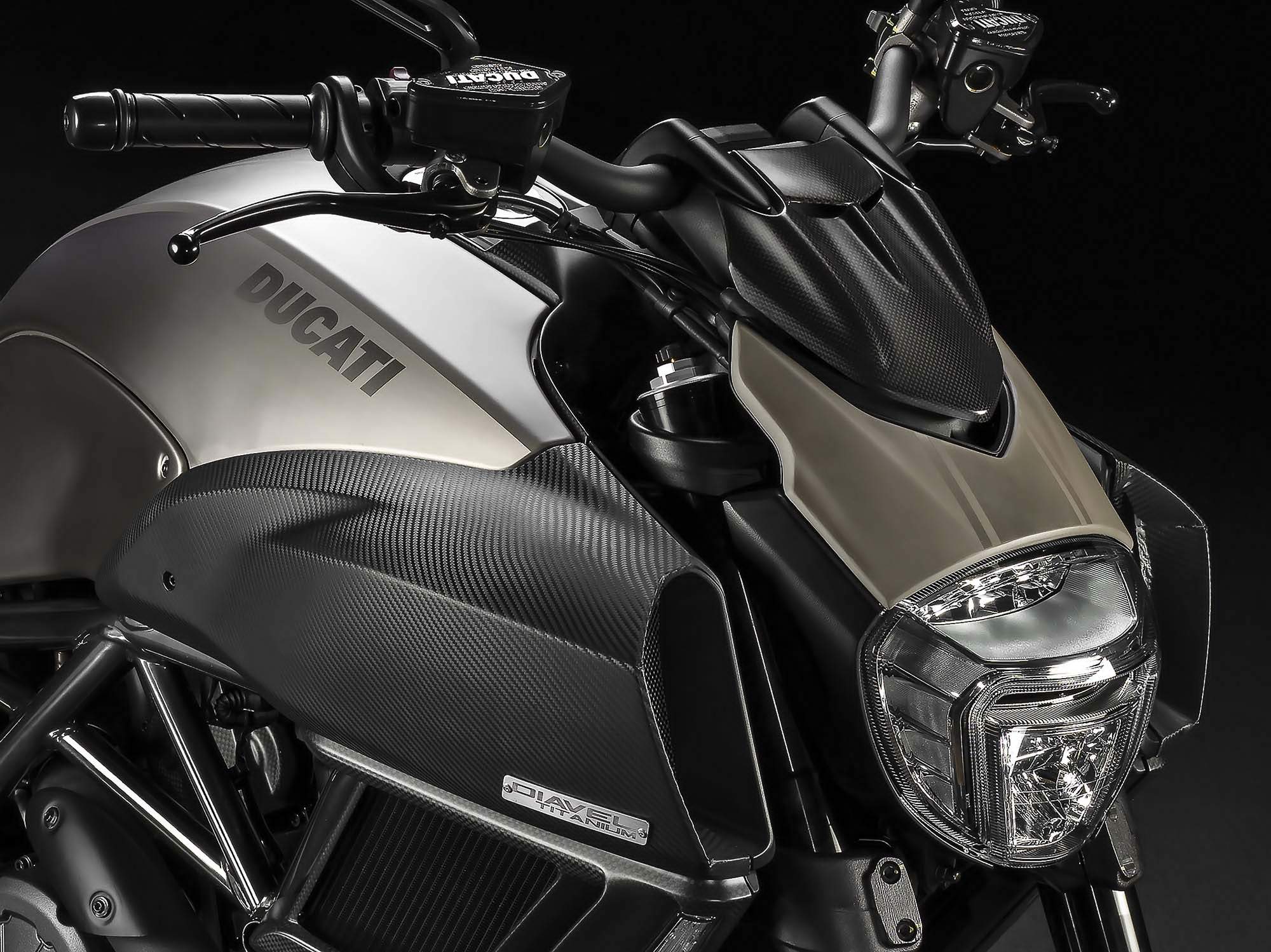 Ducati Diavel Titanium 2015 запчасти