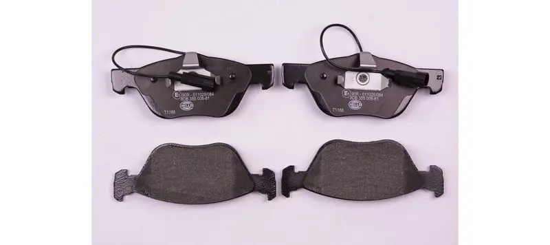 HELLA 8DB355008611 Комплект тормозных колодок