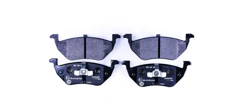 HELLA 8DB355014951 Комплект тормозных колодок
