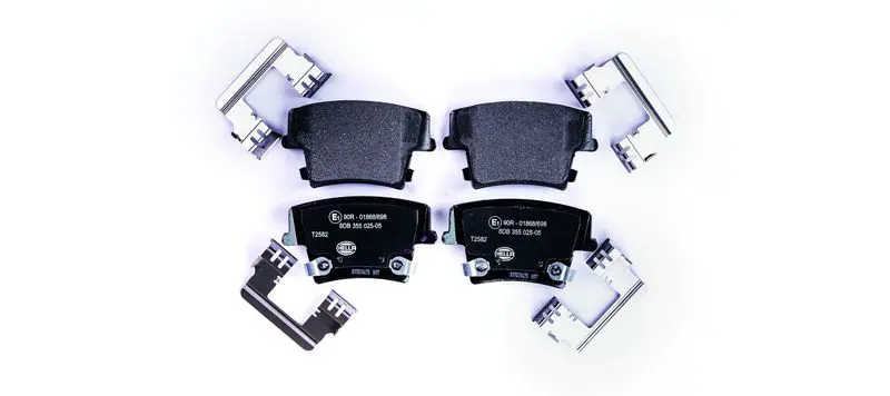 HELLA 8DB355025051 Комплект тормозных колодок