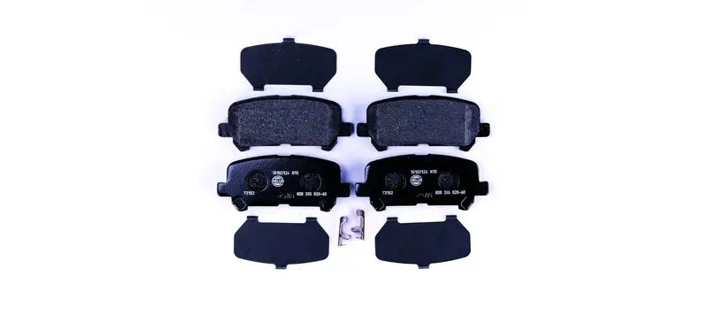 HELLA 8DB355020601 Комплект тормозных колодок