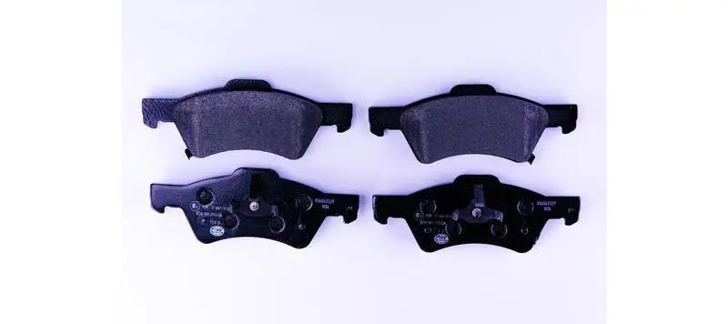 HELLA 8DB355010061 Комплект тормозных колодок