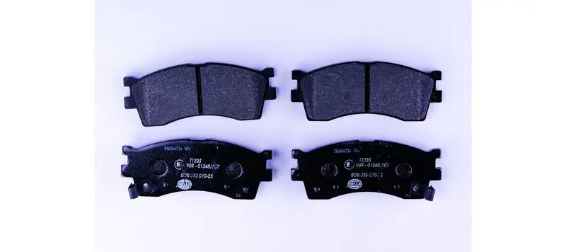 HELLA 8DB355010251 колодки тормозные дисковые KIA