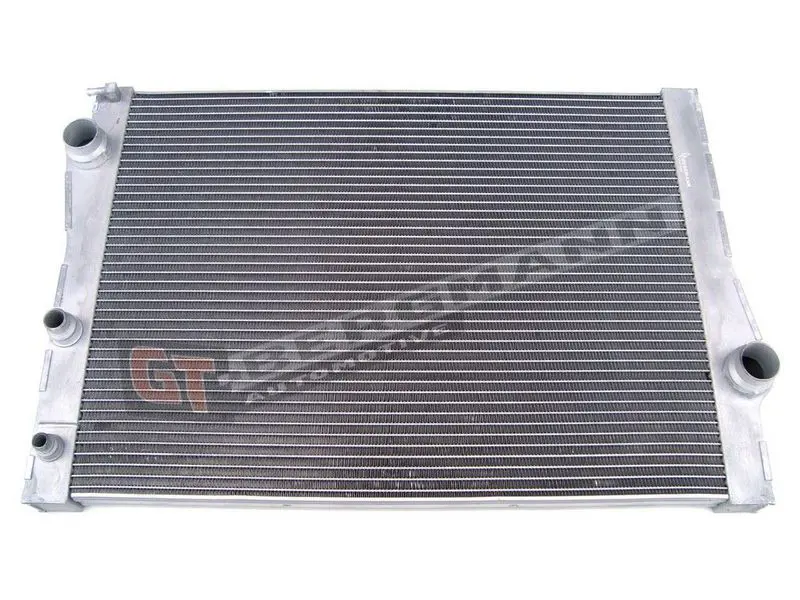 GT10043 Радиатор, охлаждение двигателя