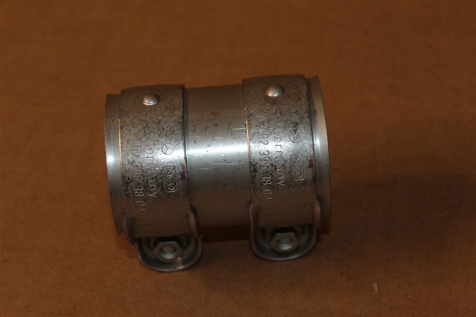 MERCEDES-BENZ A0029953802 КРЕПЛЕНИЕ ТРУБЫ ВЫХЛОПНОЙ