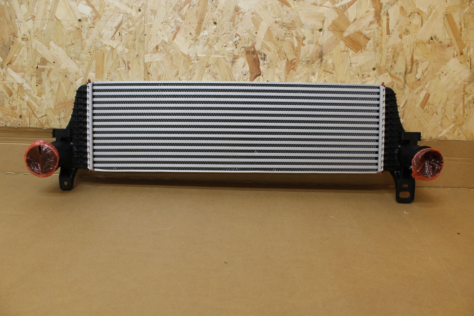  MAHLE/KNECHT Интеркулер