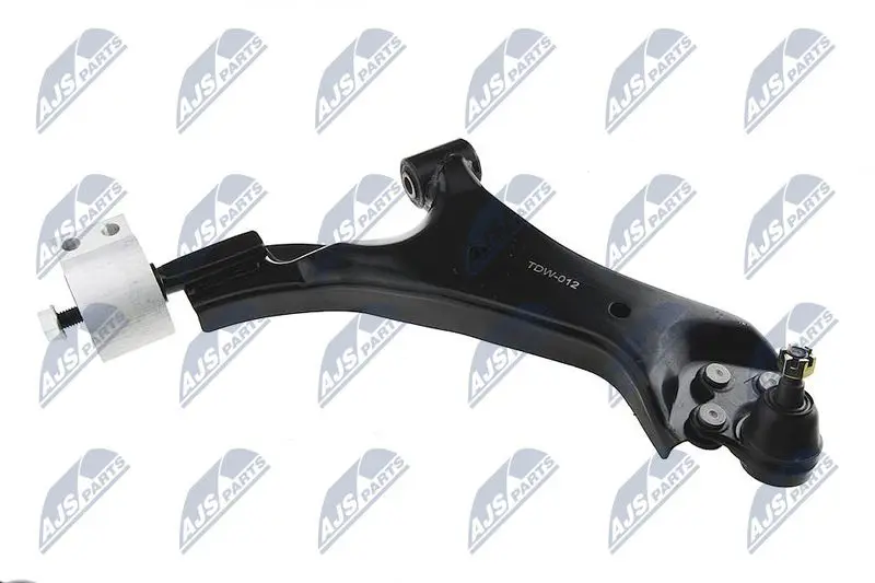 NTY ZWDDW012 Рычаг передний Chevrolet