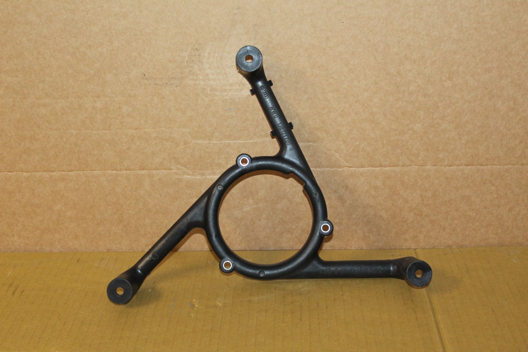 VAG 1J0121206DB41 Кронштейн электровентилятора