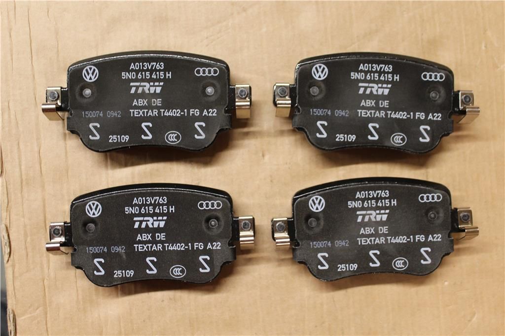 VAG 7N0698451C Колодки тормозные дисковые