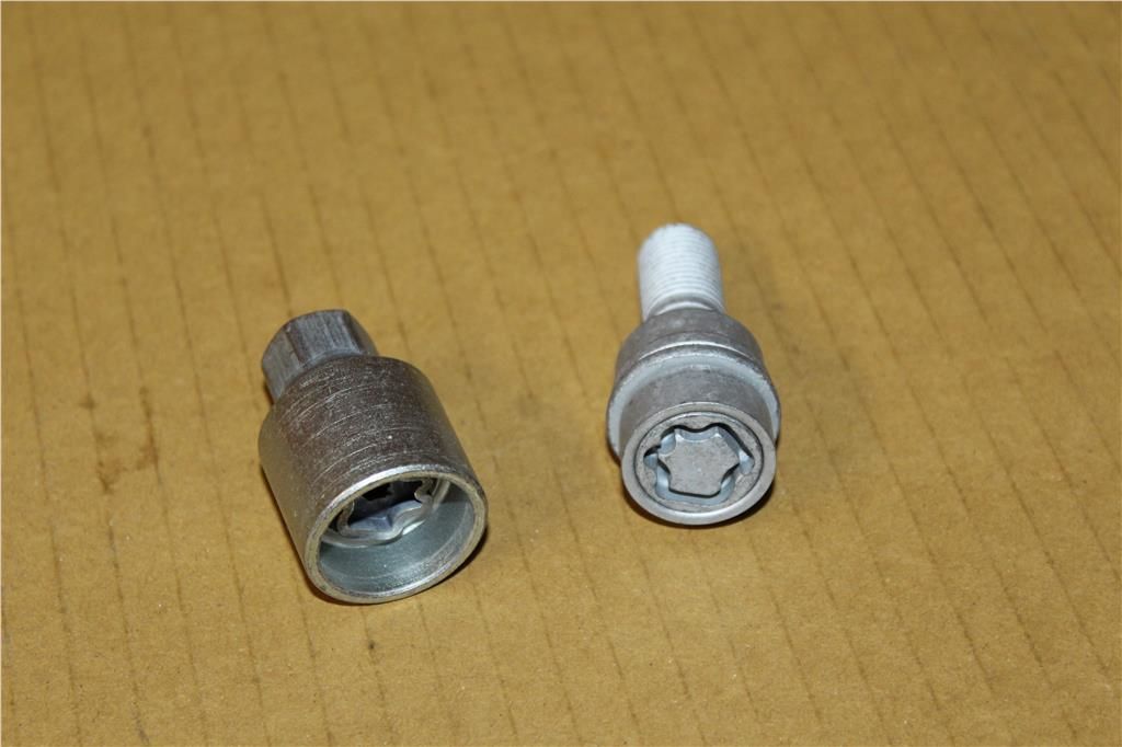 8R0698139803 Запрограммированный ключ