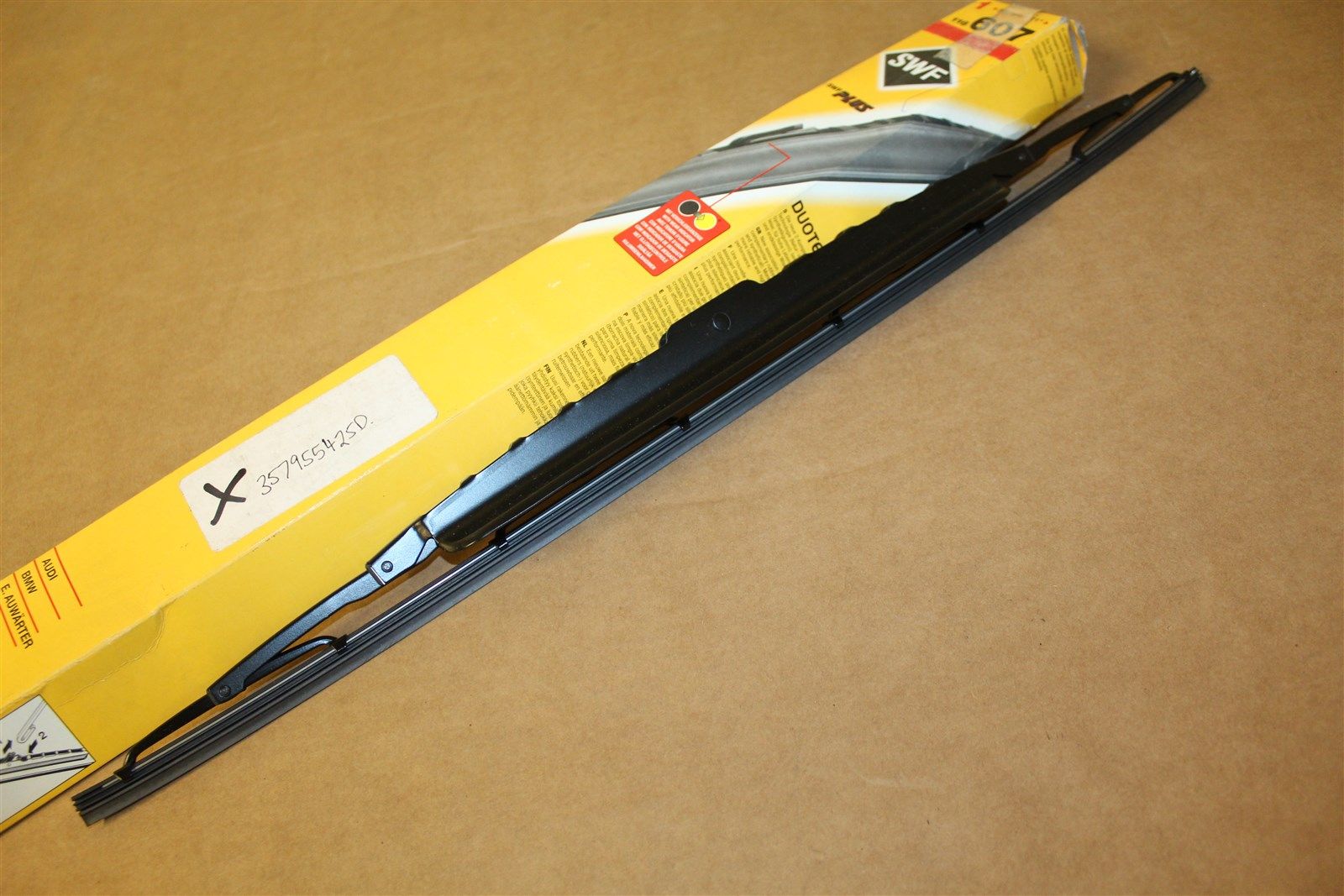 VAG 357955425D Щётка стеклоочист., спойлер