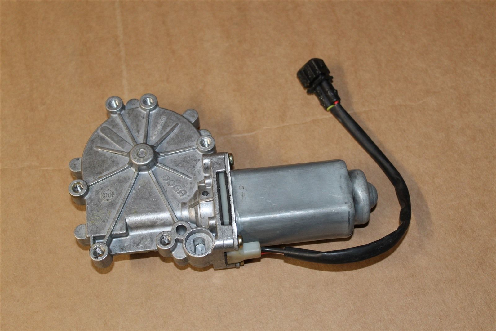 VAG 6K3959802E Мотор стеклоподъемника двери