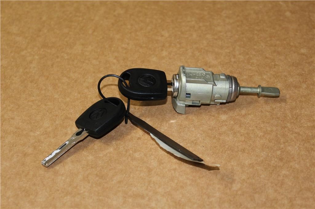 VAG 1U0837167E Ручка