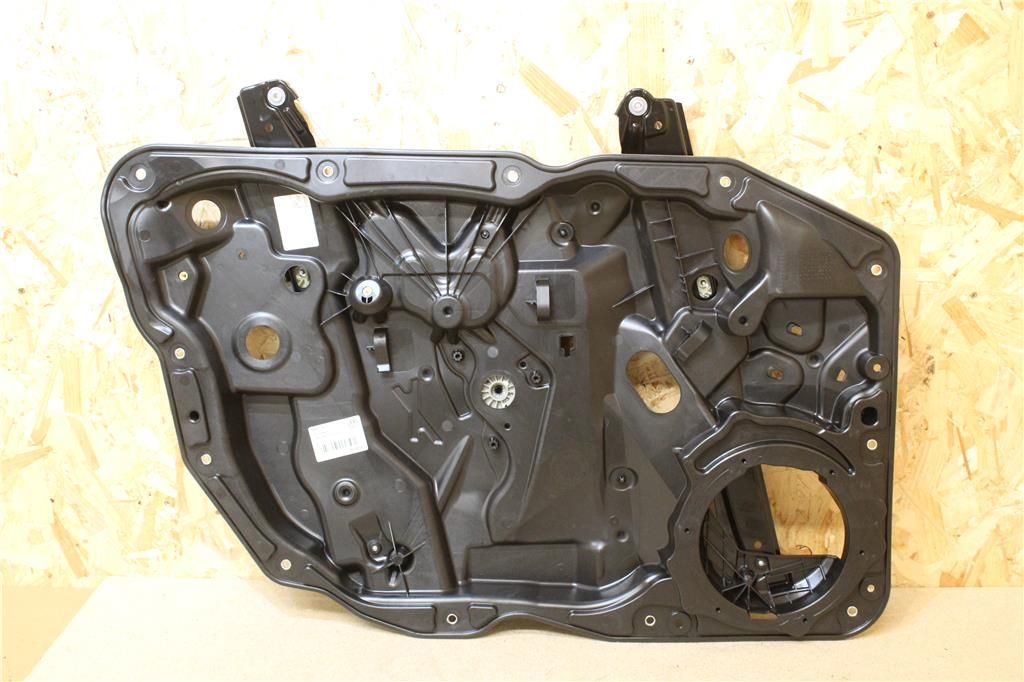 VAG 7P6837461B Стеклопо
