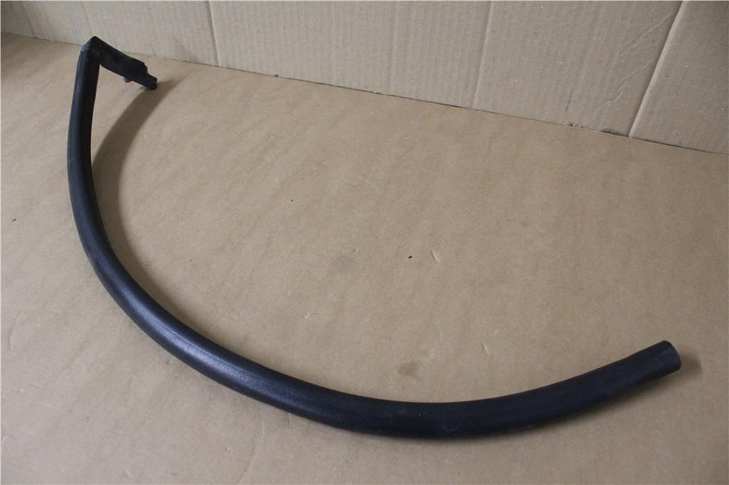 7L0839718 Уполотнение двери