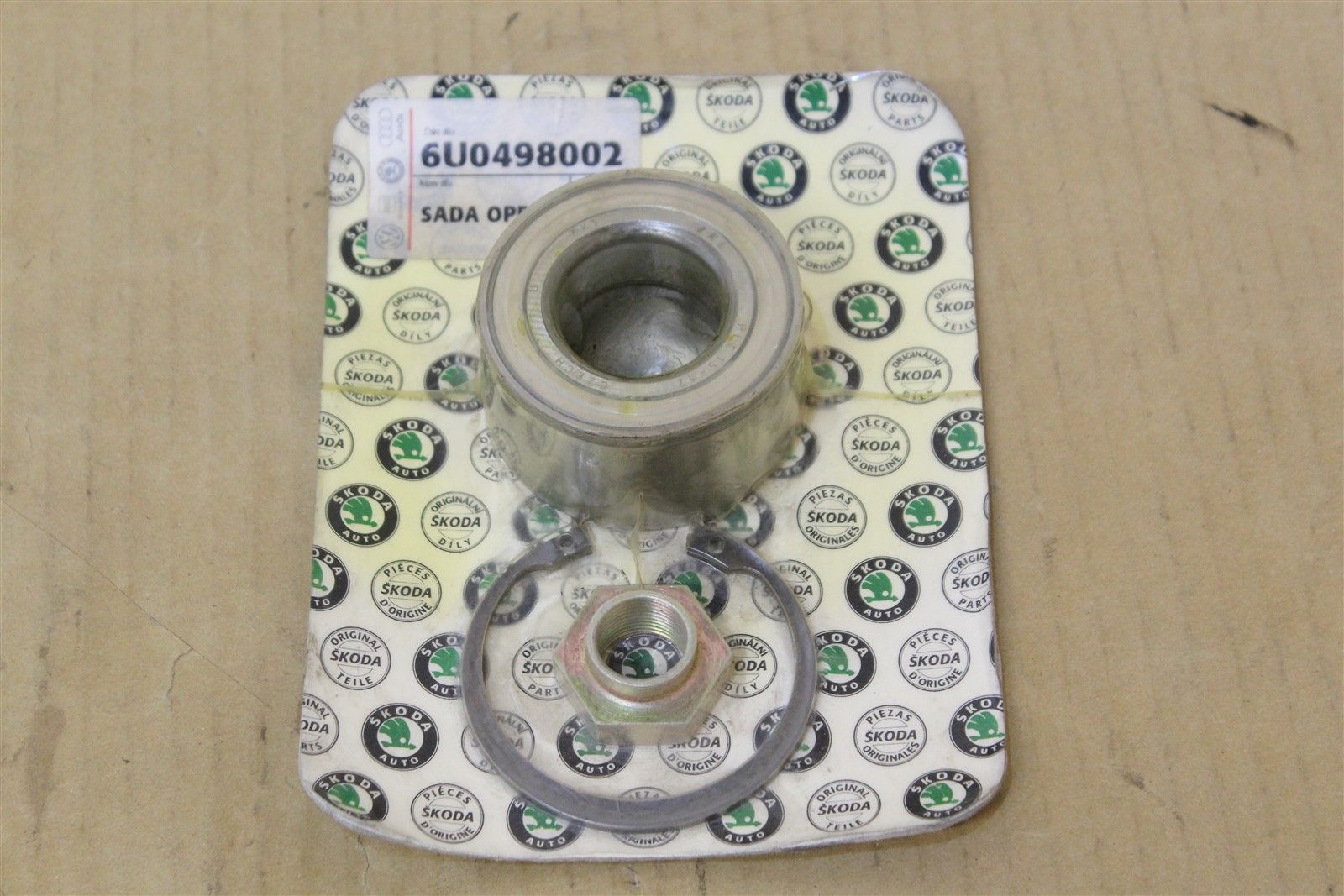 6U0498002 