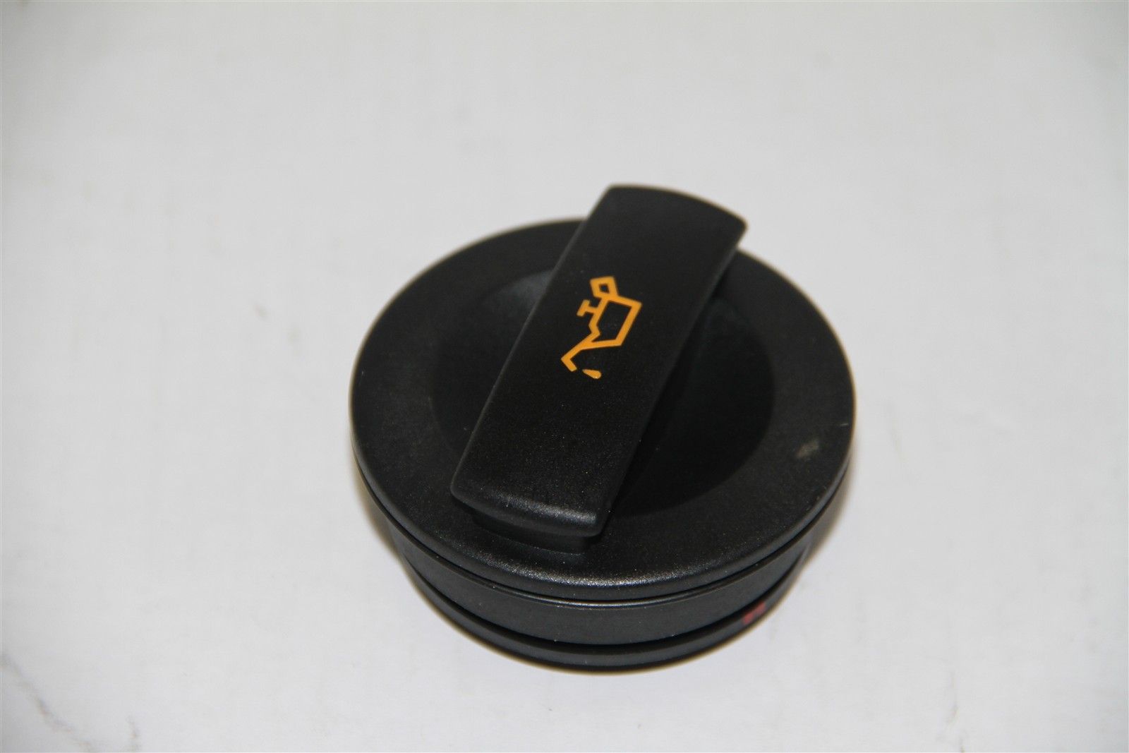VAG 06C103485N Крышка маслозаливной горловины