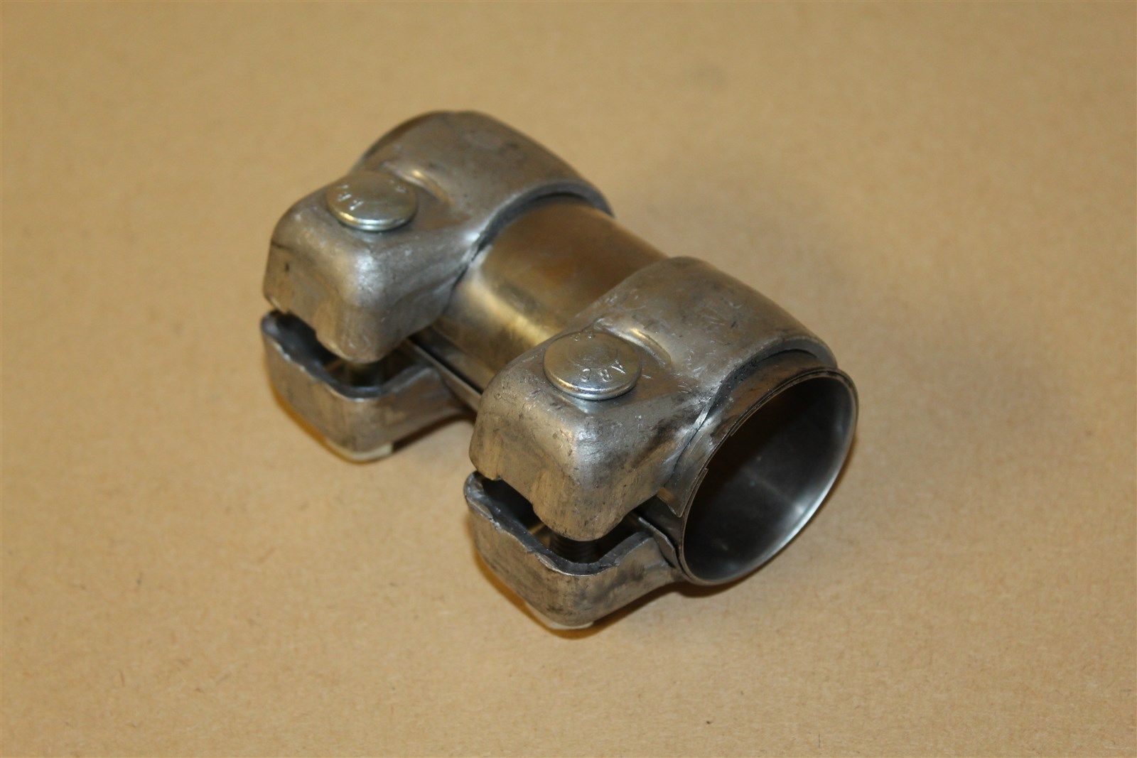 VAG 8Z0253141 Хомут, двойной
