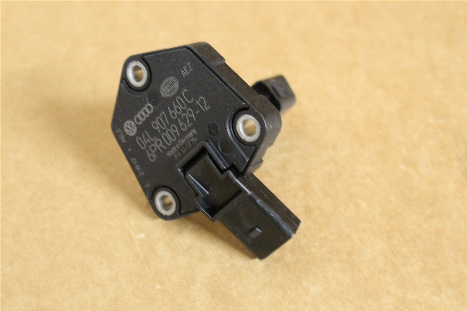 VAG 04L907660C ДАТЧИК УРОВНЯ МАСЛА VAG
