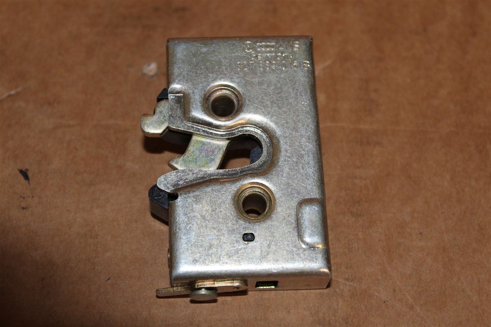 VAG 327839016B Замок
