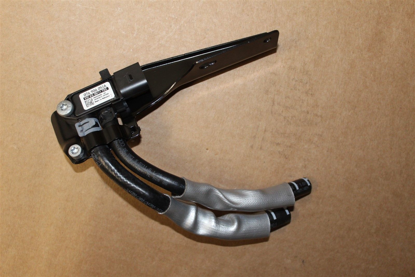 VAG 1K0131552F 
