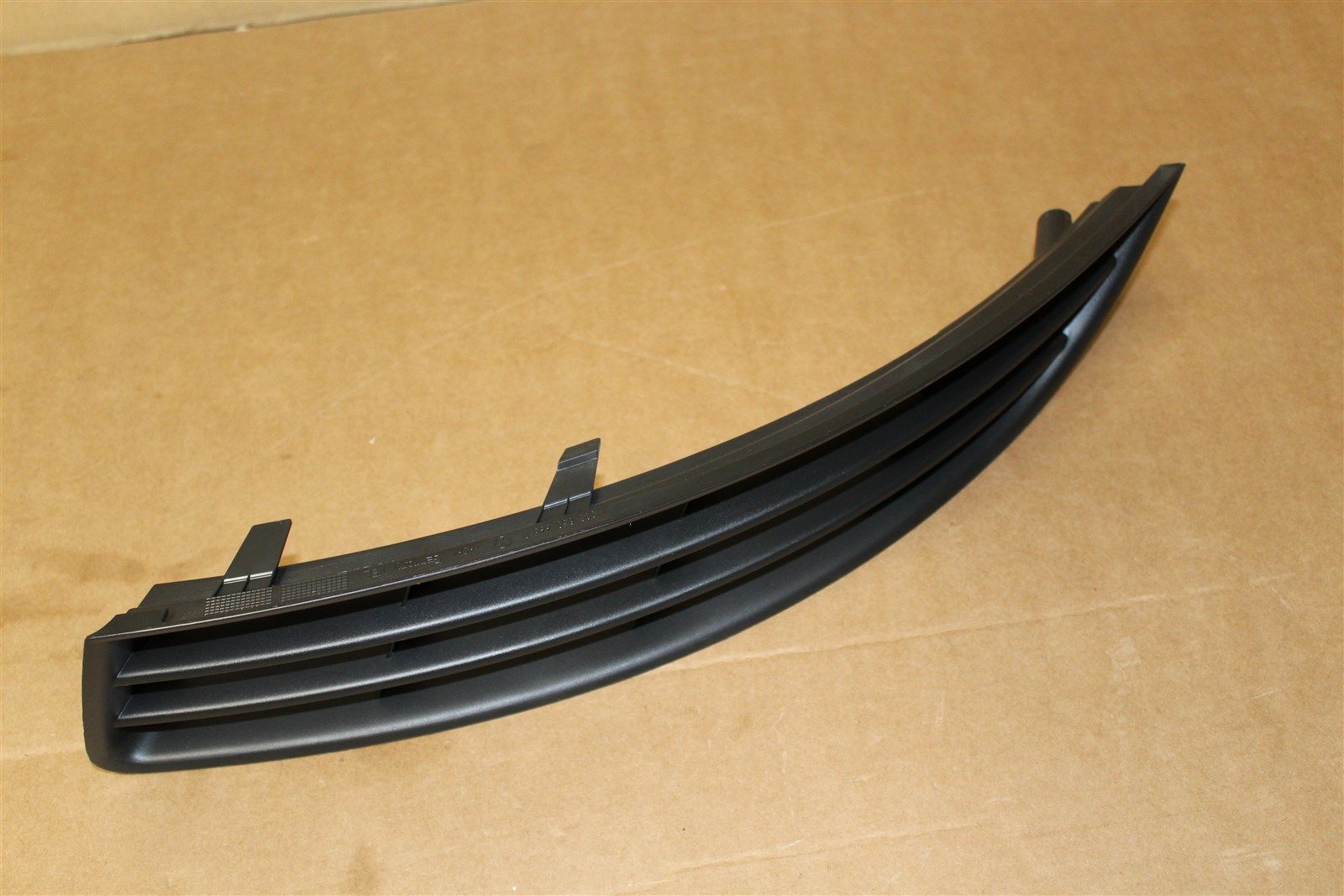3C0853665B9B9 Решетка бампера VW Passat