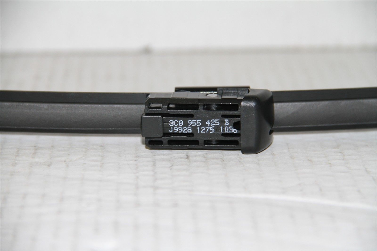 VAG 3C8955425B Щетка стеклоочистителя