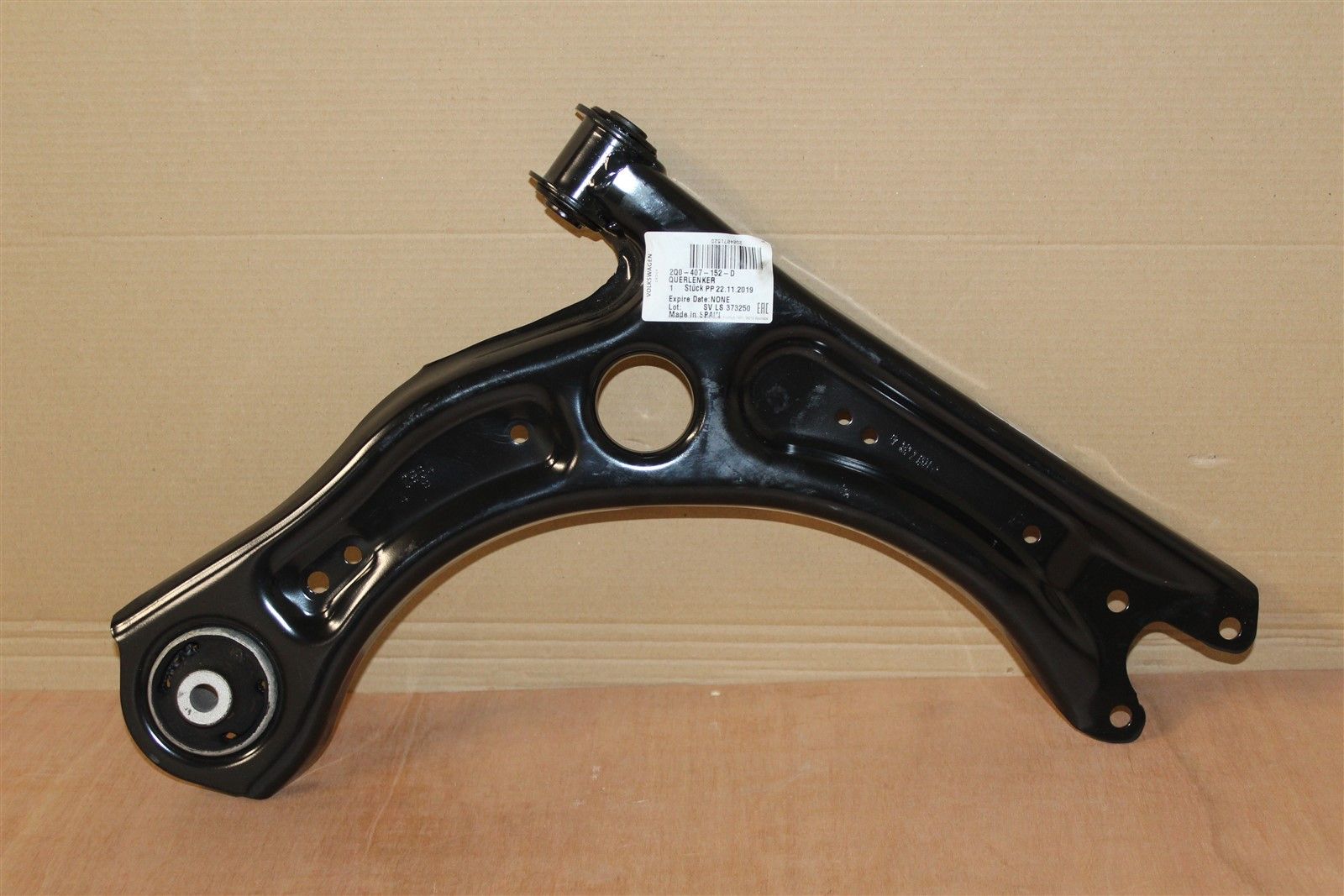 VAG 2Q0407152D Рычаг подвески в сбо