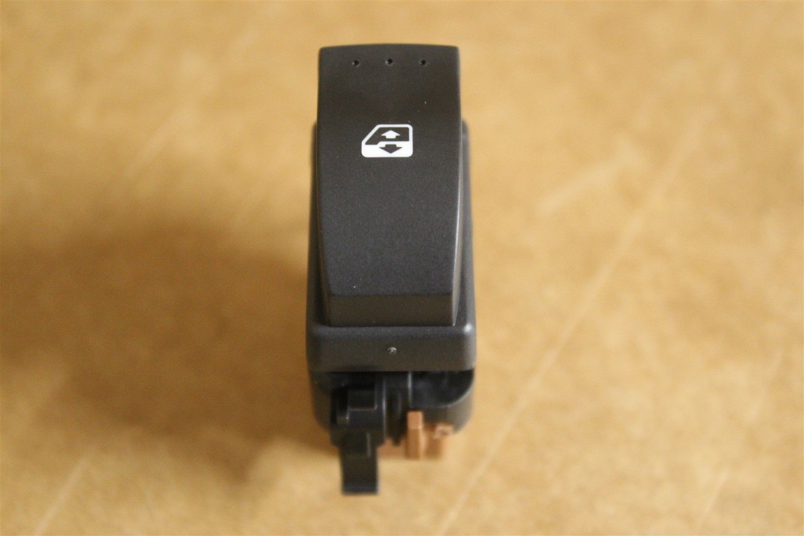  NISSAN Деталь SWITCH ASSY-POW
