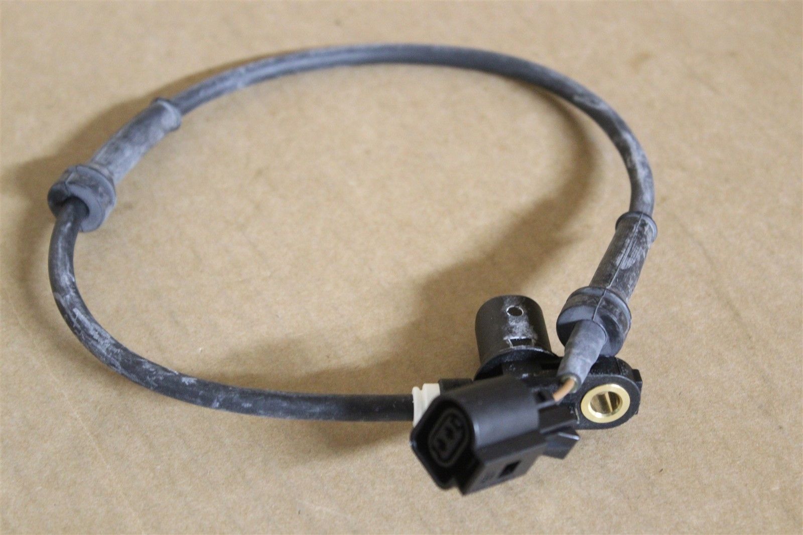 FORD 1048603 Датчик ABS передний