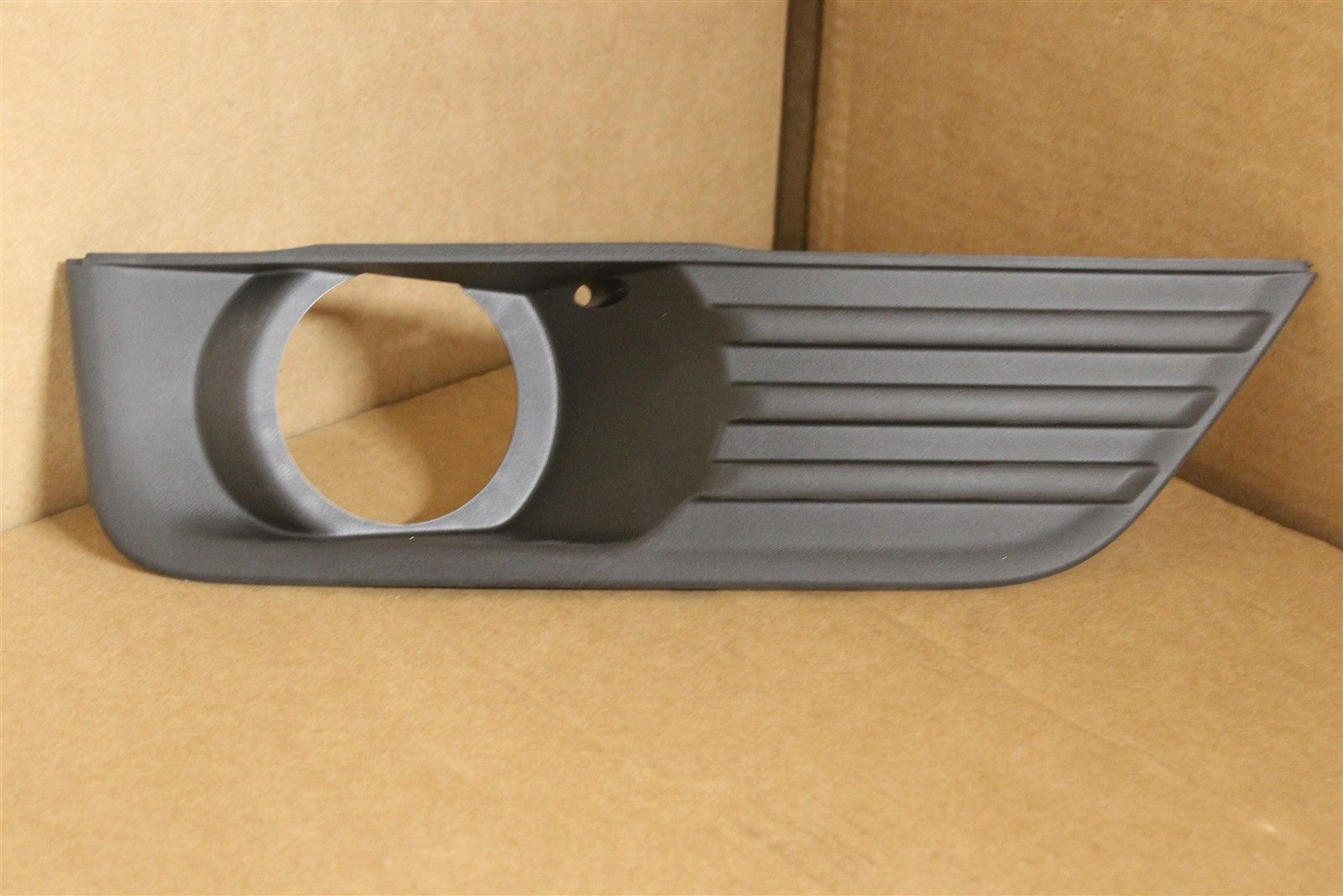 FORD 1337347 Накладка под противотуманную
