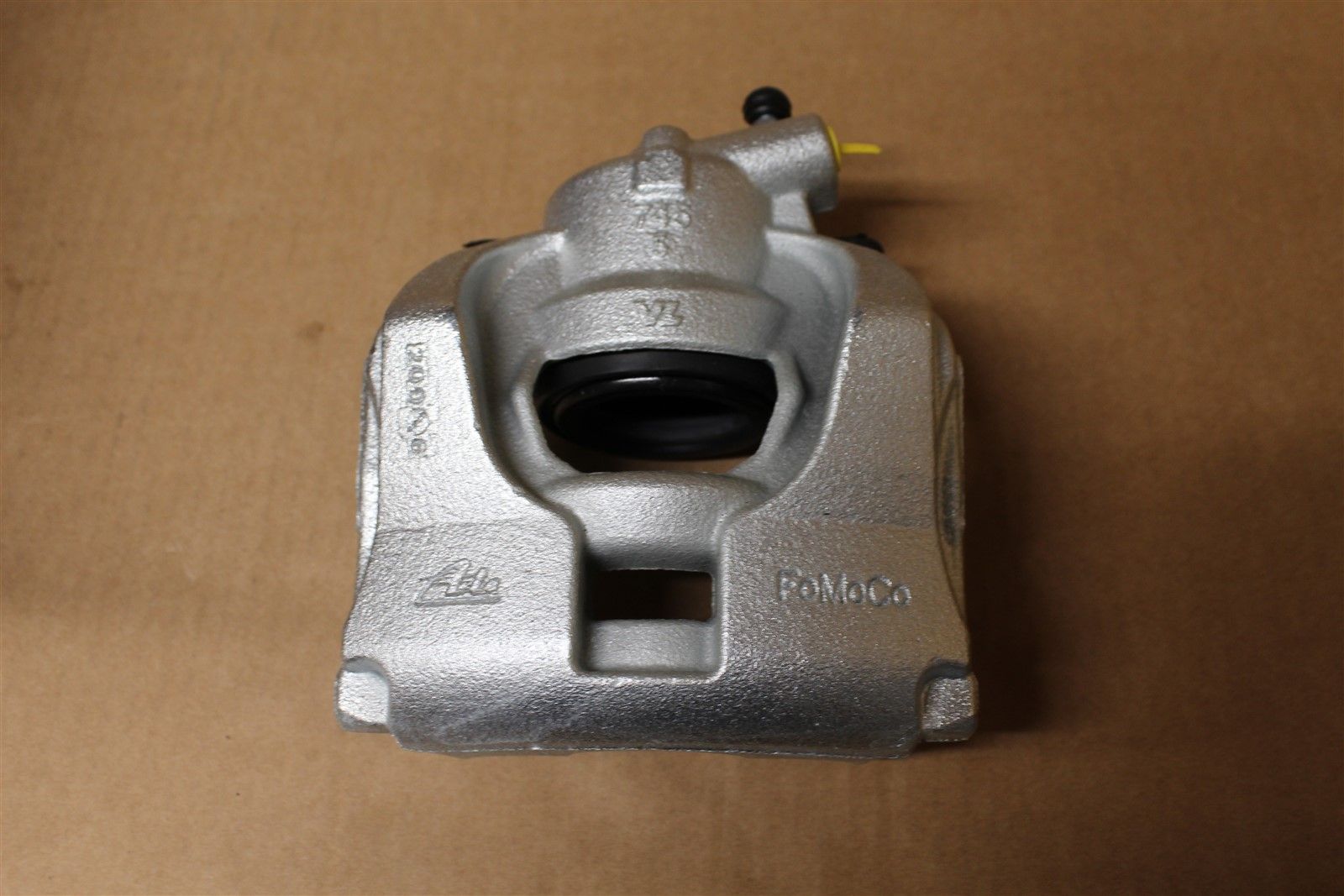 FORD 1583140 Суппорт