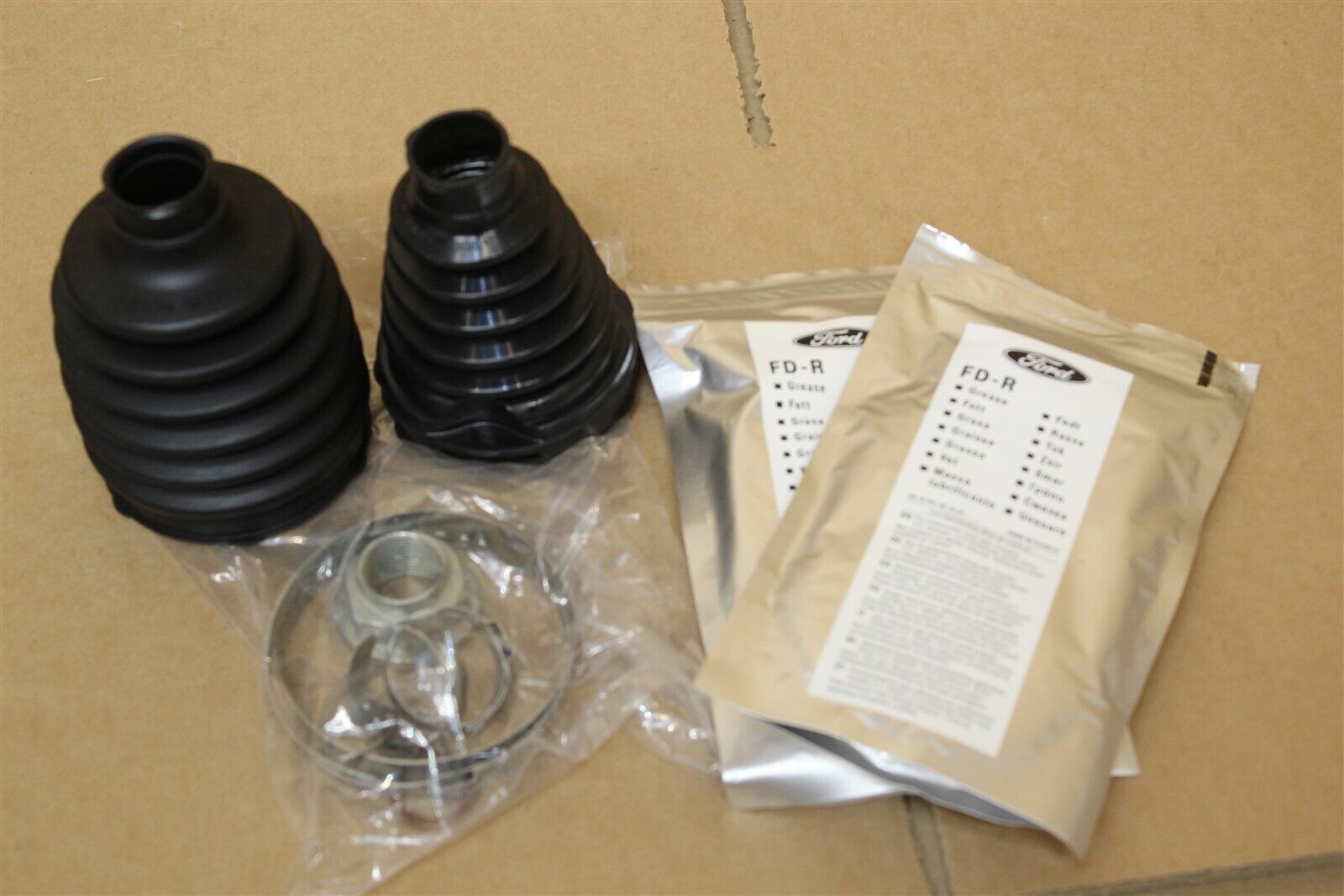 FORD 1837617 КОМПЛЕКТ ЧЕХЛОВ