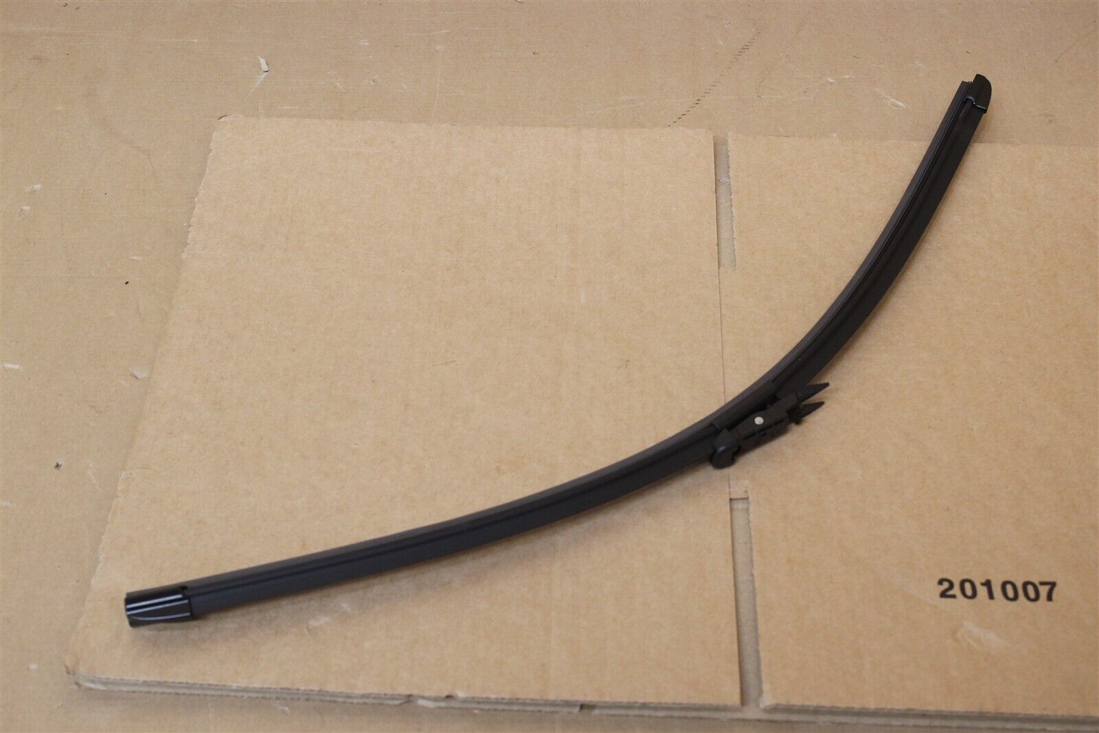 FORD 2359917 ЩЕТКА ОЧИСТ.
