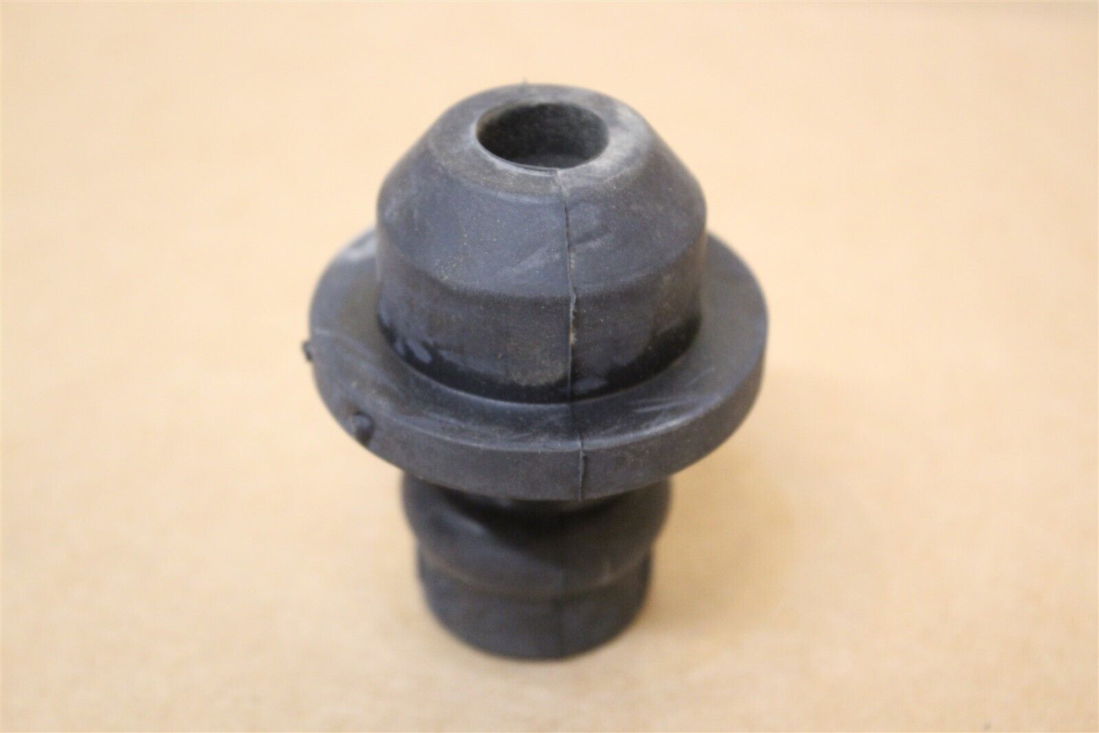 FORD 2444885 Подушка