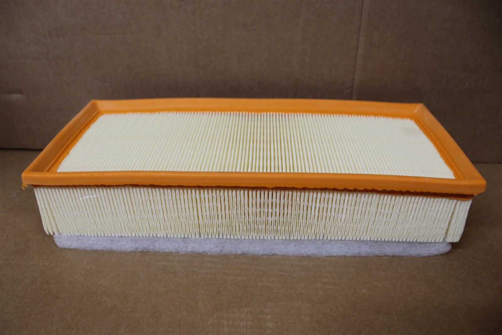 TOYOTA SU001A0348 Air filter
