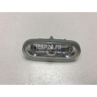 Повторитель на крыло белый VAG Caddy III (2004 - 2015) 2K0949117
