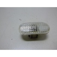 Повторитель на крыло белый Renault Clio II/Symbol (1998 - 2008) 8200394531