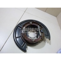 Щит опорный задний левый Toyota Verso (2009 - ) 465040F040