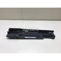 Кронштейн радиатора BMW 1-серия F20/F21 (2011 - ) 17117600537