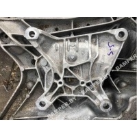 Подушка крепления КПП Audi A4 2017 8w0399118D,8w0399262af