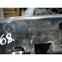 Кронштейн заднего бампера Volkswagen Passat 2013 3AF807378