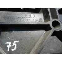 Крепление бампера Audi Q5 2011 8R0807454