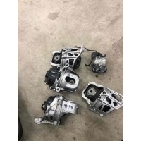 Подушка крепления двигателя Audi Q7 2017 4m0199372fg:4m0199371fg