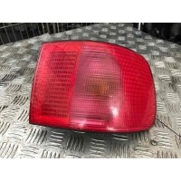 Фонарь задний правый Audi A8 2002 4D0945096