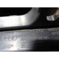 Кронштейн решетки радиатора Audi Q3 2016 8U0853692C