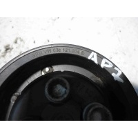 Помпа Volkswagen Golf 2006 03C121004E